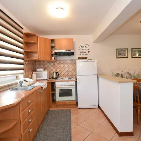 Affordable Bruno In Pula-good Location * Pula