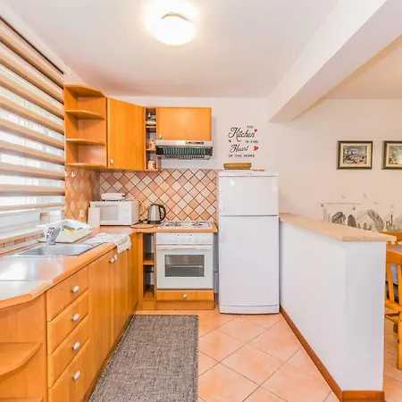 Affordable Bruno In Pula-good Location Pula