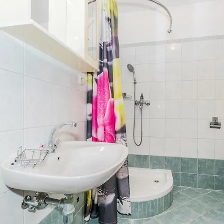 아파트 Affordable Bruno In Pula-good Location 풀라
